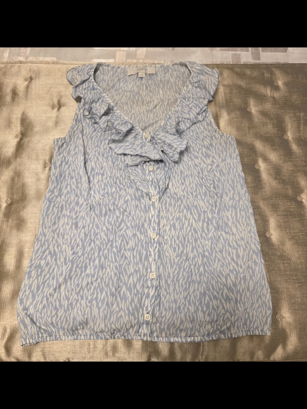 Ann Taylor LOFT Light Blue Ruffled Button-Front Sleeveless Top - Size XS